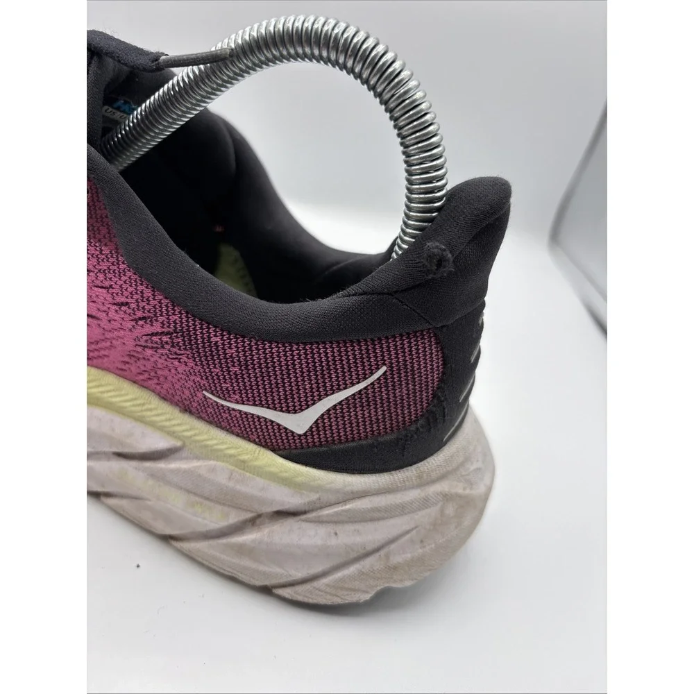 Hoka One One Clifton 8 Sneakers Womens Size 7B Pink Training Gym Athleisure READ